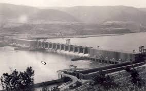 Barajul porţile de fier este cea mai mare structură hidrotehnică de pe întreg cursul dunării. Secretele PorÅ£ilor De Fier Megaproiectul Anilor 70 Barajul Urias De Pe DunÄƒre Cel Mai Periculos Loc Si Insula ScufundatÄƒ