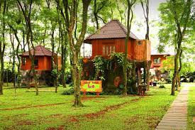 Rumah kayu di taman dayu pandaan. Artikel Harga Tiket Masuk Rumah Pohon Taman Dayu 2018 Hbs Blog Hakana Borneo Sejahtera