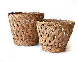 Vintage Rattan Planter Baskets Set Of 2 Scalloped Baskets Etsy Wicker Baskets Vintage Baskets Rattan Planters