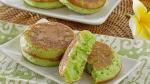 Lalu sediakan lengser dan alat untuk mencetak rangin. Resep Kue Apem Pandan Enak Cocok Untuk Teman Minum Teh Cara Buatnya Tidak Ribet Tribun Batam
