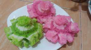 Air mawar viva juga dapat digunakan sebagai toner, yang mana khasiatnya tidak kalah bagus dengan toner kebanyakan. Resep Bikang Mawar 100 Anti Gagal Youtube