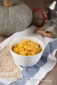 introduzionel'orzo con la zucca è un primo piatto particolare e buonissimo perfetto da gustare a pranzo o a cena. Orzotto Alla Zucca E Rosmarino Profumo Di Sicilia