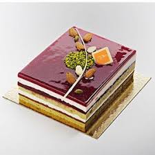 Awali Dacquoise Pistache Praline Feuillantine Bavaroise A La Vanille Et Compote De Griottes Dacquoise Pistache Patisserie Recette Entremet