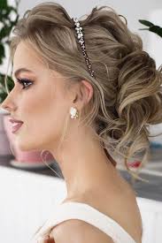 Brides should couple wedding hairstyle flowers with this style at boho, garden party, or any other theme that occurs outside. 61 Incredible Hairstyles For Thin Hair Lovehairstyles