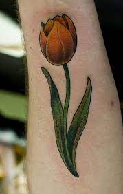 Fun Little Walk In Tulip Tattoo Beautiful Flower Tattoos Flower Tattoo