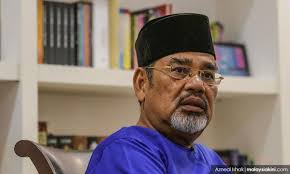 Ahli politik di malaysia (ms) zahid hamidi, ahmad zahid bin hamidi (ms); Malaysians Must Know The Truth Reasonable For Zahid To Try And Save Himself From Ongoing Charges Umno Mp
