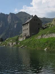 File:Refuge Restanca.jpg - Wikimedia Commons