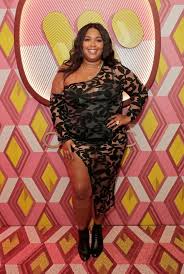 A Blast From The Past Lizzo Interviewed Chance The Rapper Way Back In 2012 In 2020 Fashion Celebrity Style Casual Celebrity Style Red Carpet