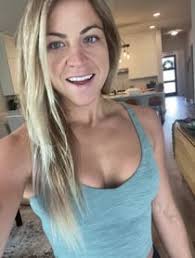 Ashley Kidd's Instagram, Twitter & Facebook