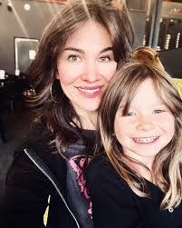 Elizabeth Link's Instagram, Twitter & Facebook