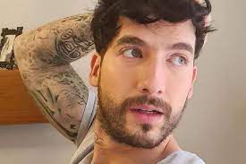 To connect with charly flow, join facebook today. Carlos Torres Who Is He Actor Profile Career Girlfriend Instagram Photos And Everything About Charly Flow From La Reina Del Flow Social Networks Telenovelas Nnda Nnlt Fame