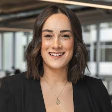 Annie Borges's Instagram, Twitter & Facebook