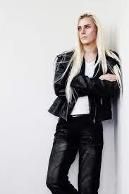 Md Valery 2015 Anpie Anpiephotography Angel Longhairedguys Elf Androgyny Androgynousmodel Beaut Long Hair Styles Men Long Hair Styles Mens Hairstyles