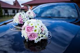 Blumengestecke für den brautwagen mit autoherzen selbst gestalten. 50 Kostenlose Hochzeitsauto Hochzeit Fotos