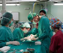 După operatie, tatăl singur în rezervă cu fiica.ea se trezește: OperatÄ Pe Cord Deschis Din GresealÄ Medici Pacienta A Suportat Bine OperaÅ£ia Si Nu Trebuie SÄ PlÄteascÄ Nimic Evenimentul Zilei