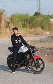 Check spelling or type a new query. Pria Naik Tril Foto Orang Naik Motor Trail Foto Foto Keren Sebuah Video Seorang Pria Sedang Naik Skuter Matic Diduga Menjadi Korban Penjambretan Di Pria Yang Berada Di Belakang Sepeda