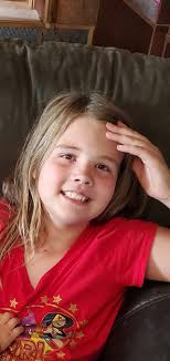 Day 4/31 days of gratitude.., Dan : IT support and critics🥰 Giao,ThuyAnh ,  Johanna and Bach ( in Heaven) for the unconditional love and support in my  sketching journey and the two