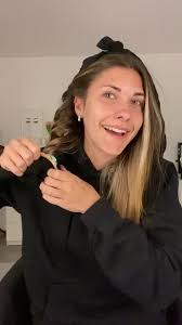 If you are an iphone or ipad owner, you can also use a tik tok video downloader. Sockenlocken Hashtag Videos Bei Tiktok