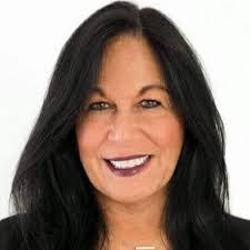 Anna Catanzaro's Instagram, Twitter & Facebook