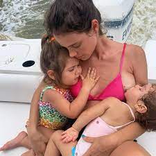  Laura Neiva Compartilha Clique Ao Lado De Irma Mais Nova E Da Filha Minhas Meninas Gq Celebridades