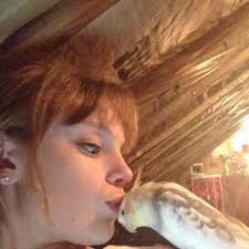 Avery Kay Armstrong (@averykarmstrong)