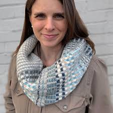 Ravelry: Black Mountain Cowl pattern by Laura Tabbut