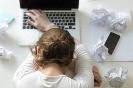 Tempat tidur minimalis bisa membawakanmu banyak keuntungan. Jepun Benarkan Pekerja Letih Tidur Di Tempat Kerja Deenamik