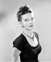 1950 S Vintage Black And White Woman Portrait Women In 1940 1950s In Black And White Photos By Nina Leen Photography Women Womens Fashion Photography Black And White Portraits