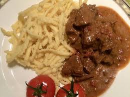 Wildschweingulasch Von Petraehm Chefkoch Schweine Gulasch Wildschweingulasch Fleisch Gerichte