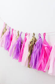 Diy Party Girlande Aus Seidenpapier Selber Machen Schreibtisch Makeover Madmoisell Diy Blog Uber Deko Mode Und Wohnen Party Girlande Girlanden Party Deko Selber Machen