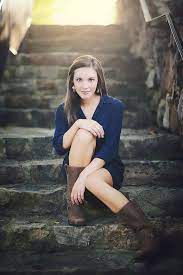 Hugedomains Com Senior Girl Poses Girl Senior Pictures Senior Girl Photography