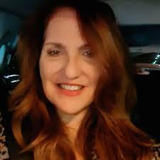 Segundo o jornalista Gabriel Perline da Contigo. A apresentadora Regiane  Tápias pediu demissão da TV Gazeta, ontem sexta-feira Regiane teve uma  conversa com a direção da TV Gazeta e manifestou desejo de