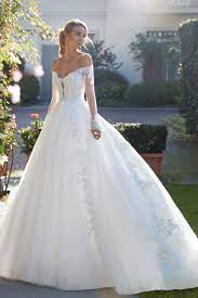 Fiori 3d, drappeggi, volant e plissé sono le lavorazioni più utilizzate per gli abiti da sposa 2021. Nicole Spose Abiti Da Sposa 2021 Vestiti Da Sposa Nicole Spose