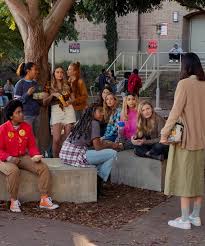 В основе сюжета лежит известный роман джейн остин. Lizmcxnkl7onam