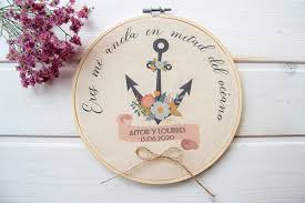Si eres un apasionado del arte y lo tuyo es pintar o la costura aquí. Bastidor Porta Alianzas Ancla El Dia De La Boda
