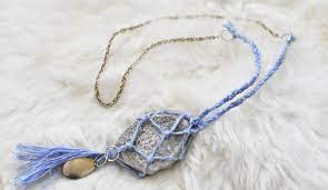 Nos superbes sautoirs en argent massif ivient de la collection de bijoux présentée par la maison laudate. Diy Des Sautoirs A Faire Soi Meme Le Blog De Mes Loisirs