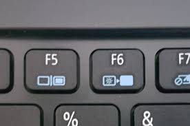 Alternativt, når du trykker på både fn + f8 , minimeres og maksimeres en webbrowser. Bildschirm Ausschalten Mit Hotkey Oder Mausklick