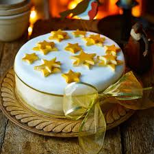 Christmas cakes to be kept in a tin can be made up to 3 months in advance depending on the recipe. This Timeless Design Is Easy To Adapt To Your Own Style Christmas Cakes Easy Christmas Cake Christmas Cake Decorations