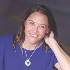 Debra Horvath's Instagram, Twitter & Facebook