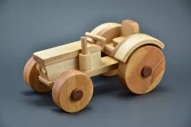 Ökologisch sinnvoll und nachhaltig, robust, stabil und für generationen wird unser holzspielzeug gebaut. Holztraktor Bauanleitung Zum Selber Bauen Heimwerker Forum Holztraktor Spielzeug Traktor Holzspielzeug Selber Bauen