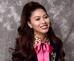 Editor Ngoc Trinh is stylish and buys branded goods no less than Vietnamese  stars.