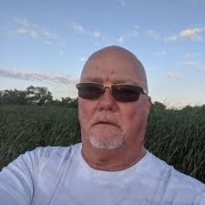 Bob Hessler's Instagram, Twitter & Facebook