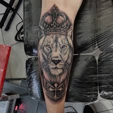 This tattoo looks good on people with fair or wheatish skin tones. 34 Studio Tattoo 34 34studiotattoo Italy Palermo Sicily Tattoolife Tattoopassion Tattoostyle Tattoo Tattoos Tatuaggio Tatuaggi Kinglion Lion Liontattoo Crown Crowntattoo King Ink Blackandgrey Blackandgreytattoos Tattoolove