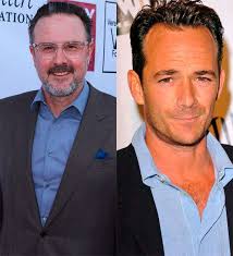 A notícia foi avançada pelo tmz. David Arquette Relembra Luke Perry Ele Me Ajudou A Conseguir O Papel Em Buffy A Caca Vampiros Veja Quem Lamentou A Morte Dele Estrelando