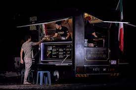 Food trucks have given restaurants and chefs the opportunity to go mobile and serve their creations on the street, at festivals and events. 15 Local Food Trucks In Malaysia You Die Die Must Try