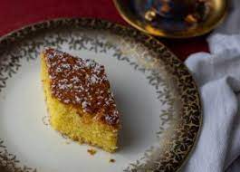 Den fertigen, noch heissen kuchen damit tränken. Revani Griechischer Griesskuchen Mit Orange Dailyvegan