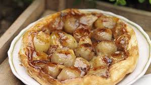 Frying The Shallots Before Baking This Shallot Tarte Tatin Recipe Brings Out The Natural Sweetness More Seasonal Country Liv Food Food And Drink Food Recipies