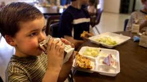 School districts offer free lunch