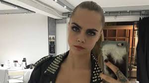 The close friends, who were first linked as a romantic item in 2018, were. Cara Delevingne Spricht Offen Uber Ihre Depression I D