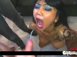 She … (planted/was planting/had been planting). Filipina Doll Left A Little Dirtier Than She Came Www Faptube Xyz